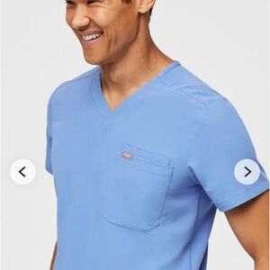 Men's Figs Ceil Blue Leon Three Pocket Scrub  Top